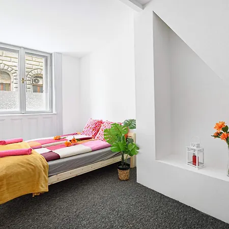 B21 City Hotel