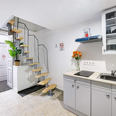 B21 City Hotel